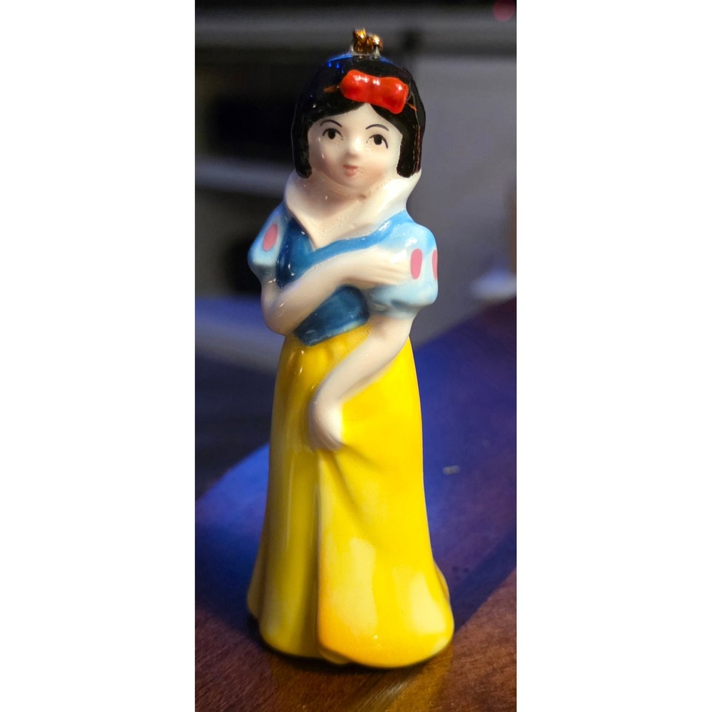 Vintage Disney Snow White Ceramic Christmas Ornament Japan 1988 Figurine